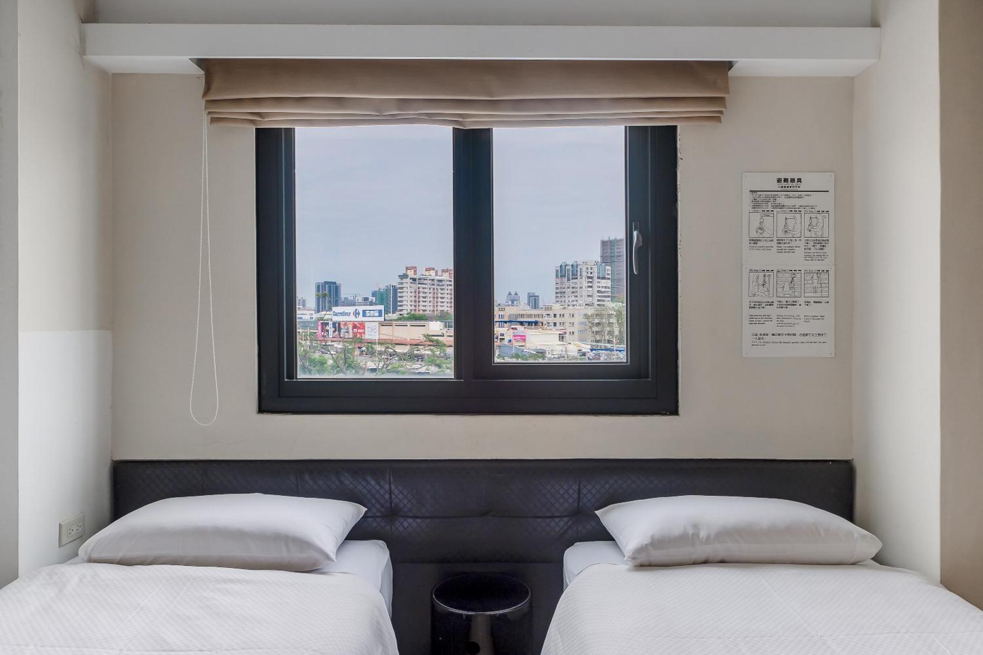 Check Inn Express Kaohsiung Love River Exterior foto