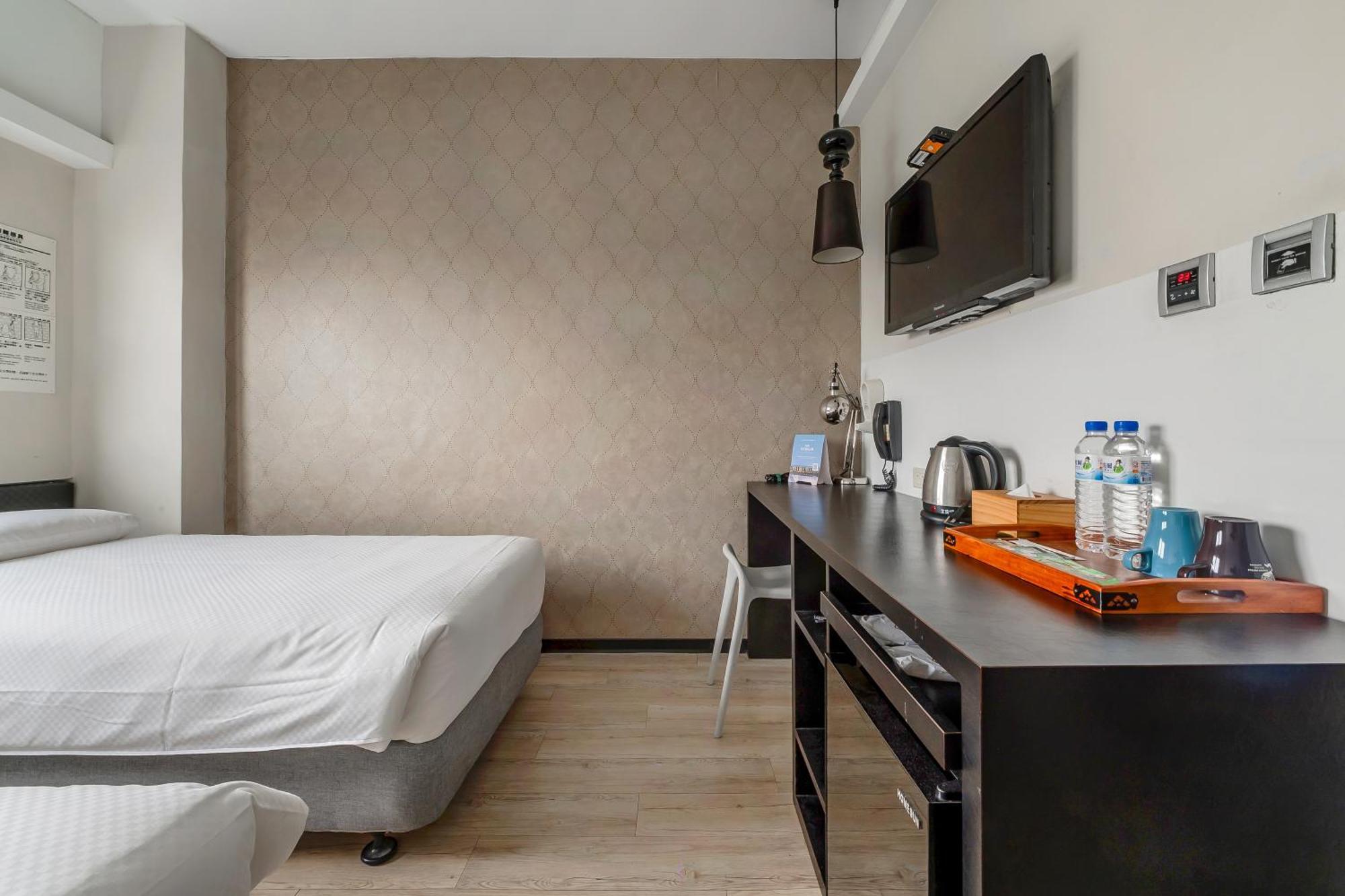 Check Inn Express Kaohsiung Love River Exterior foto
