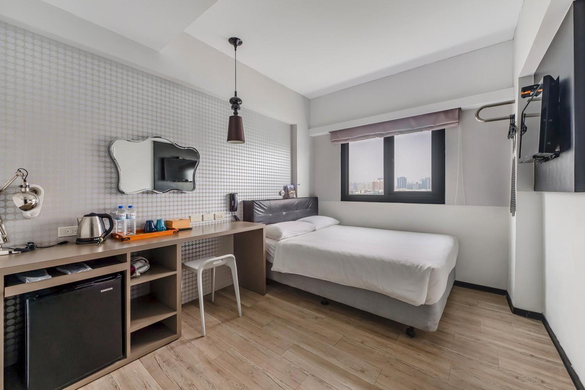 Check Inn Express Kaohsiung Love River Exterior foto