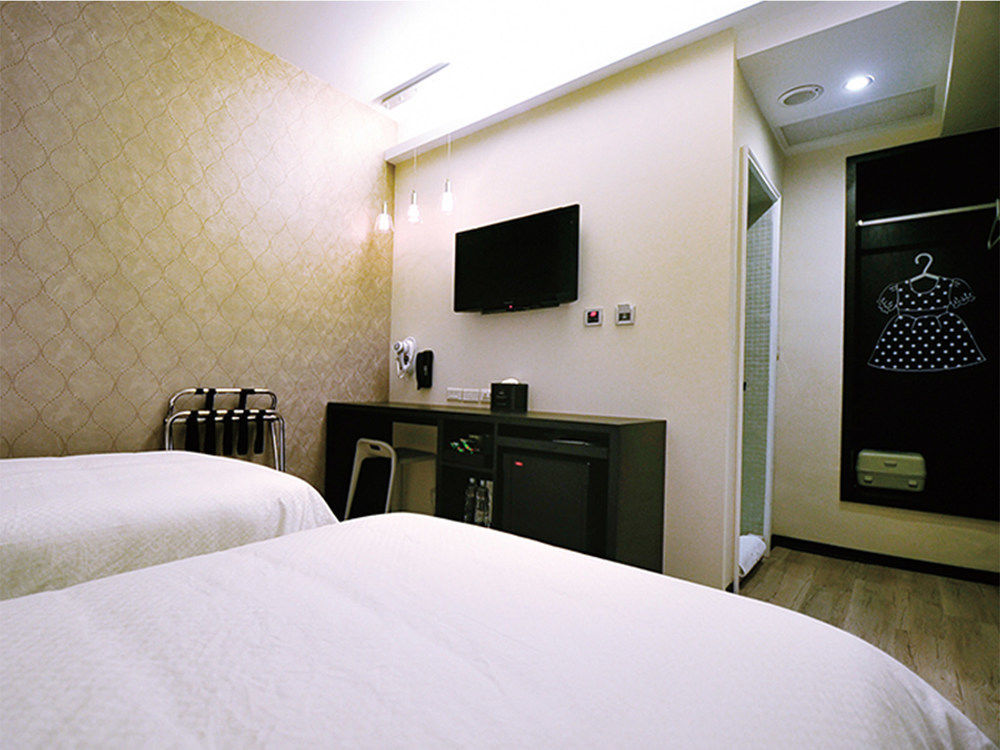 Check Inn Express Kaohsiung Love River Exterior foto